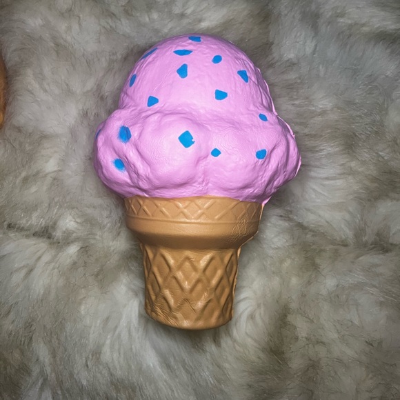 Assorted set of sweet treat themed squishies - Picture 13 of 13